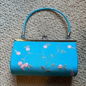 NWOT Embroidered Asian Chinese Japanese Floral Clutch